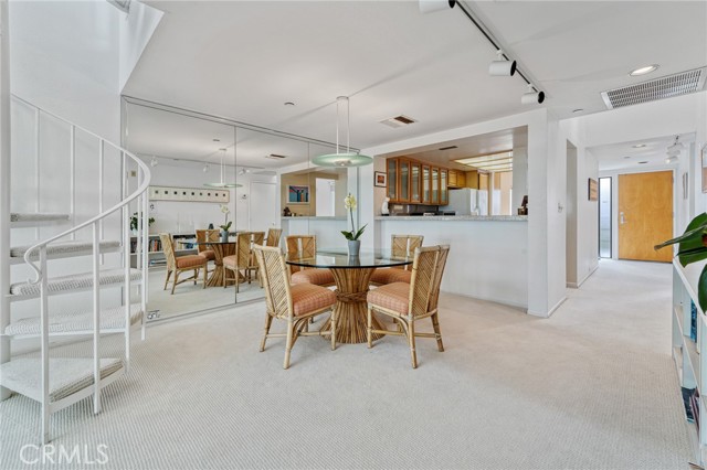 2910 Neilson Way, Santa Monica CA: https://media.crmls.org/medias/ef8084df-e7cd-4218-a073-cbaa8a0484fa.jpg