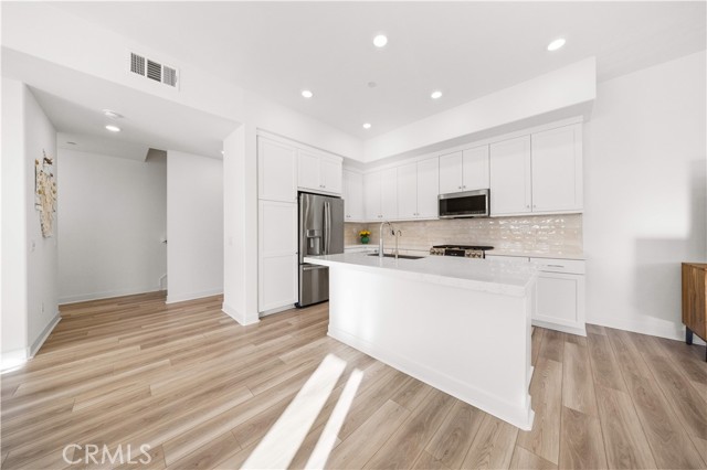 Detail Gallery Image 17 of 69 For 1698 Hollyleaf Ter, Montebello,  CA 90640 - 3 Beds | 2/1 Baths