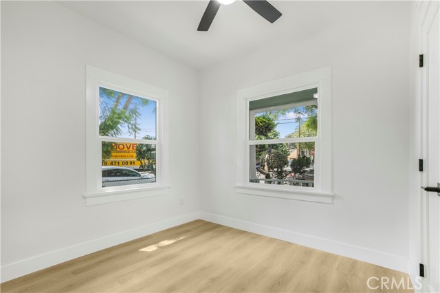1270 W 19th Street, Long Beach CA: https://media.crmls.org/medias/ef8101d8-d76d-4ed5-a0a5-7c7db3fd0172.jpg