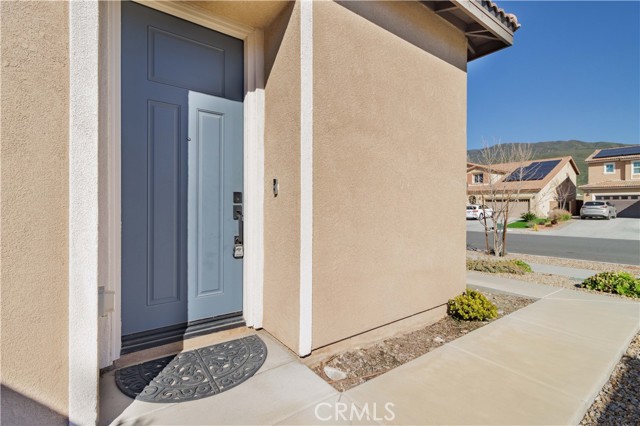 Detail Gallery Image 21 of 27 For 15755 Parry Peak Dr, Fontana,  CA 92336 - 6 Beds | 3/1 Baths
