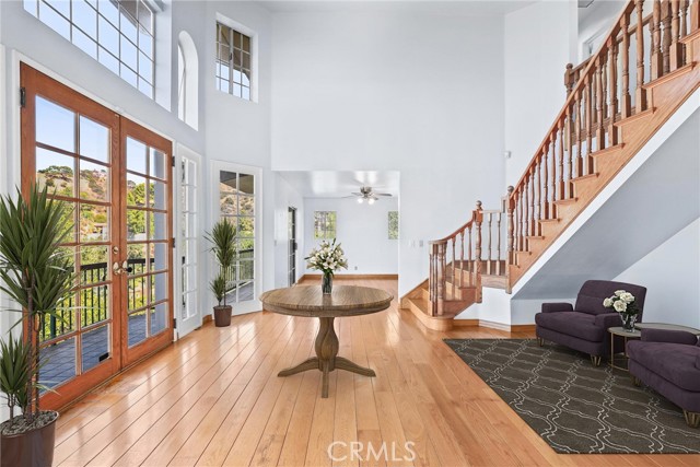 Detail Gallery Image 4 of 47 For 9658 Wheatland Ave, Sunland,  CA 91040 - 4 Beds | 4 Baths