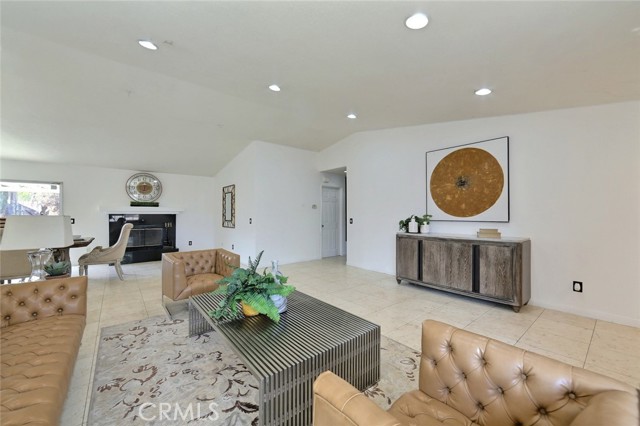 Detail Gallery Image 8 of 27 For 25252 Delphinium Ave, Moreno Valley,  CA 92553 - 4 Beds | 2 Baths