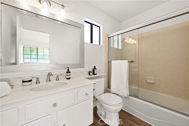 1202 Monte Sereno Drive, Thousand Oaks CA: https://media.crmls.org/medias/ef82c21e-3cf8-425b-ad6a-55e45ae7bbec.jpg