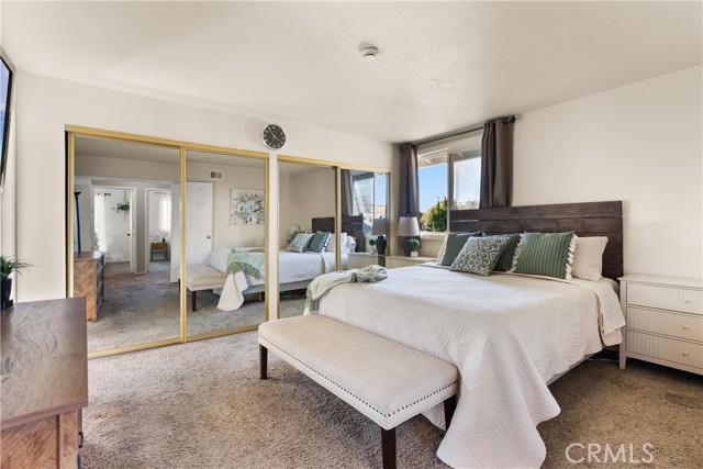 20571 Reef Lane, Huntington Beach CA: https://media.crmls.org/medias/ef82d465-3781-4eff-8680-461e457516c0.jpg