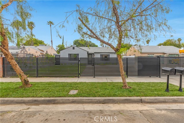 Detail Gallery Image 1 of 48 For 7449 Variel Ave, Canoga Park,  CA 91303 - – Beds | – Baths