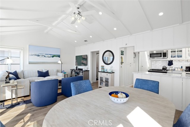 2915 Rounsevel, Laguna Beach CA: https://media.crmls.org/medias/ef831ec5-fbbd-4f63-8cbb-aa5cdbc14dc7.jpg