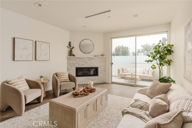 Detail Gallery Image 3 of 27 For 12045 Guerin St Ph4,  Studio City,  CA 91604 - 3 Beds | 3 Baths