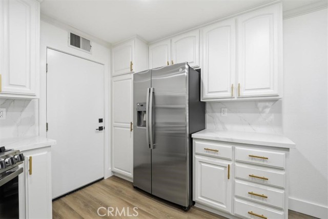 Detail Gallery Image 10 of 30 For 320 Villa Point, Newport Beach,  CA 92660 - 2 Beds | 2 Baths