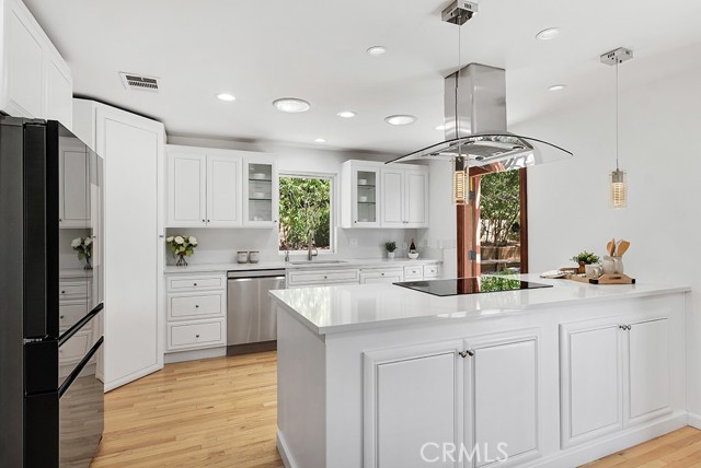 20994 Bandera Street, Woodland Hills CA: https://media.crmls.org/medias/ef839be8-5803-4b1b-8384-251b6d217c15.jpg