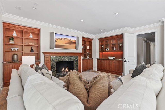 20 Cherry Hills Lane, Newport Beach CA: https://media.crmls.org/medias/ef848b73-1c6f-4476-9e84-b4d1ec0f4518.jpg
