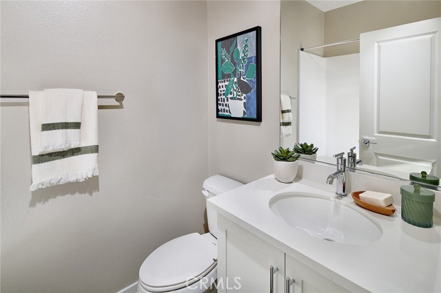 Detail Gallery Image 7 of 22 For 12720 Hampton Ave, Corona,  CA 92880 - 2 Beds | 2/1 Baths