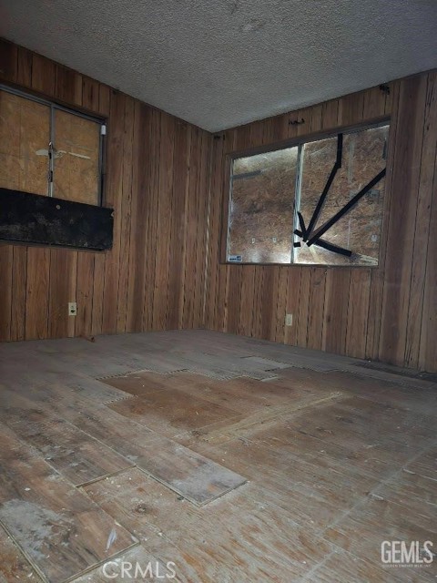 Detail Gallery Image 7 of 14 For 2230 Harnage St, –,  CA 93240 - 3 Beds | 2 Baths