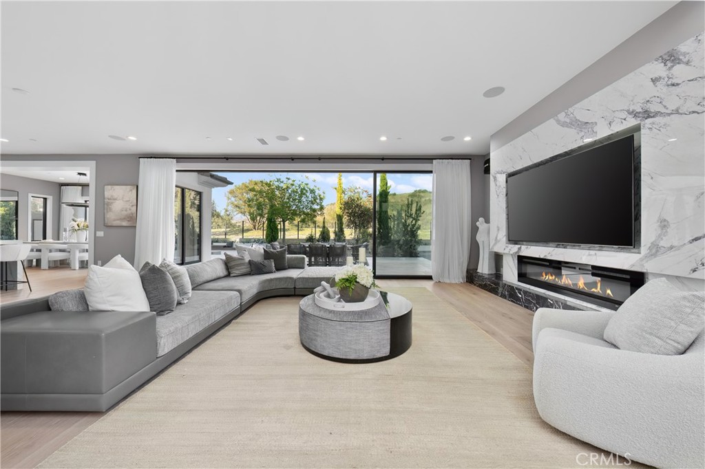 MLS #OC26159234 image #9