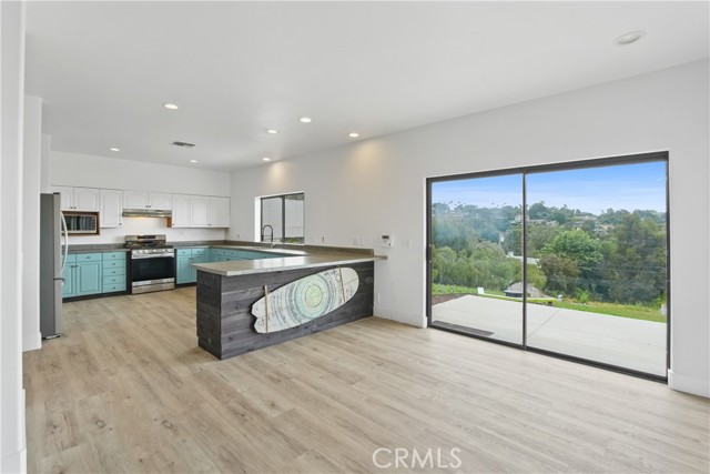 6405 Sycamore Meadows Drive, Malibu CA: https://media.crmls.org/medias/ef86f3f4-bf4e-42a5-a30c-f70c7691a004.jpg