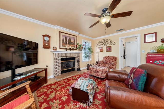 Detail Gallery Image 17 of 44 For 40512 Palmas Ct, Palmdale,  CA 93551 - 3 Beds | 2/1 Baths