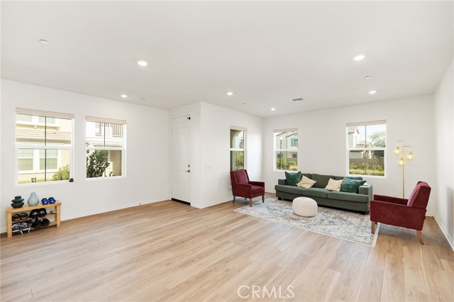 Detail Gallery Image 5 of 32 For 3906 E Coronado Privado, Ontario,  CA 91761 - 3 Beds | 2/1 Baths