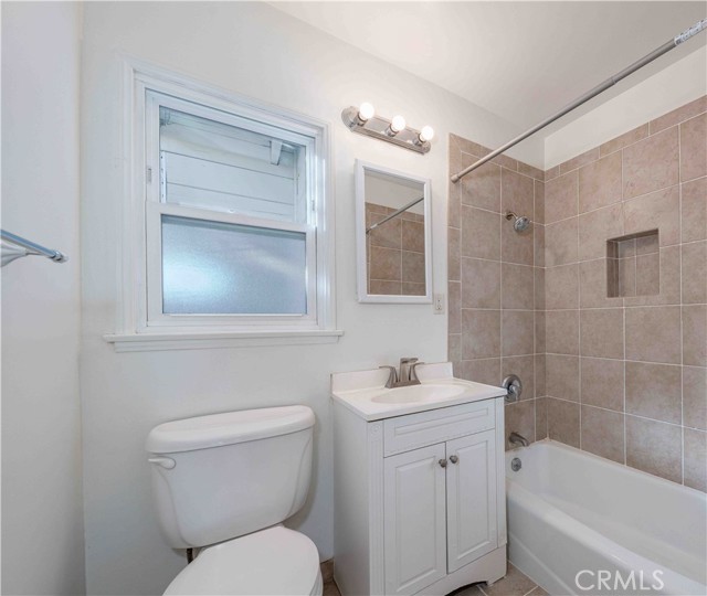 Detail Gallery Image 16 of 24 For 2371 Park Ave, Long Beach,  CA 90815 - 2 Beds | 1 Baths