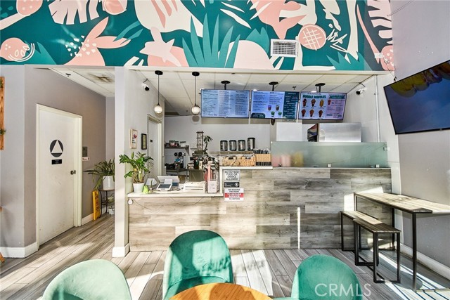 0 400 Disney Way, Anaheim CA: https://media.crmls.org/medias/ef88cb19-b140-414a-b2a9-180524cde9ee.jpg