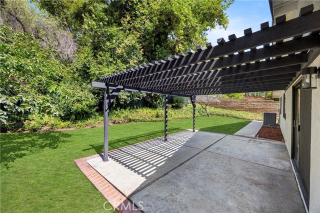 Detail Gallery Image 30 of 36 For 99 Village Loop Rd, Phillips Ranch,  CA 91766 - 4 Beds | 2 Baths