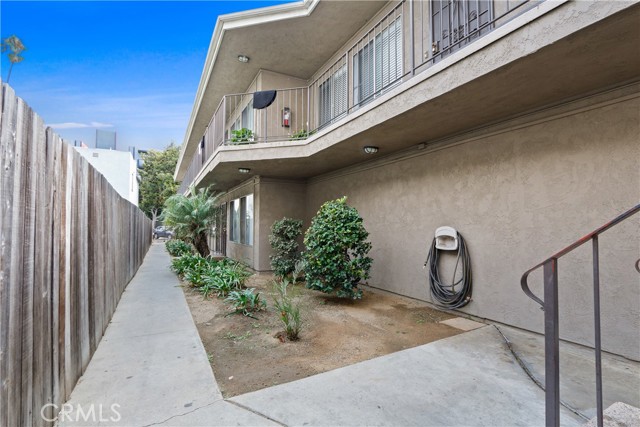 525 Linden Avenue, Long Beach, California 90802, ,Multi-Family,For Sale,Linden,PW24201233