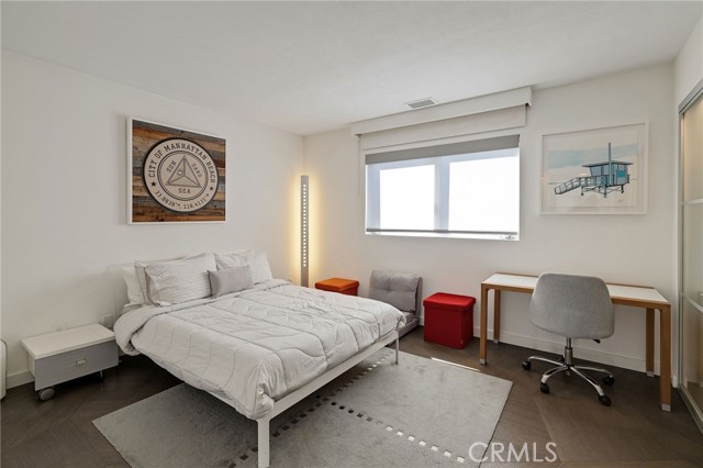232 32nd Place, Manhattan Beach CA: https://media.crmls.org/medias/ef8a2e9b-8945-424a-9aee-503287e0aeda.jpg