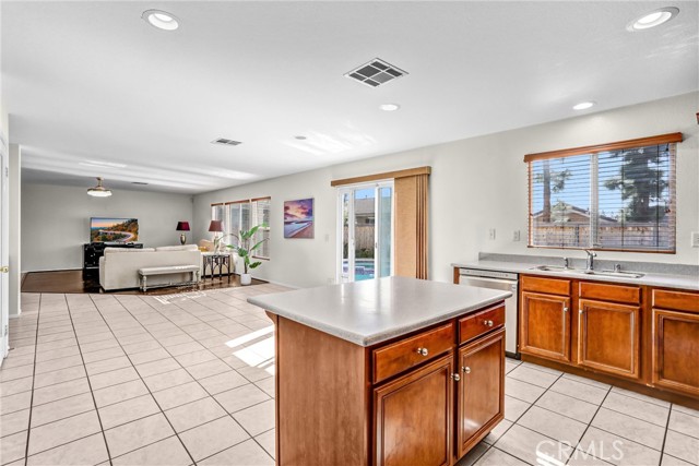 Detail Gallery Image 19 of 66 For 11343 Fulbourn Ct, Rancho Cucamonga,  CA 91730 - 5 Beds | 2/1 Baths