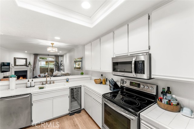 Detail Gallery Image 8 of 27 For 362 Villa Point, Newport Beach,  CA 92660 - 2 Beds | 2 Baths