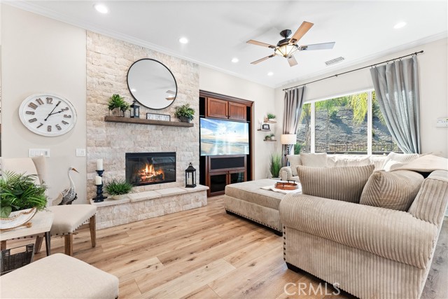 Detail Gallery Image 10 of 48 For 24217 Fawnskin, Corona,  CA 92883 - 2 Beds | 2 Baths