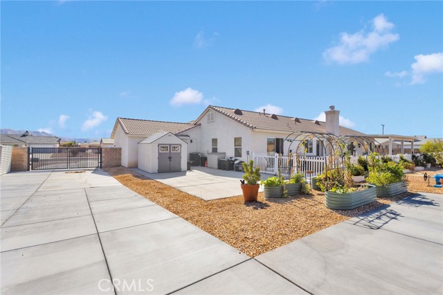 21152 Reliance, Apple Valley CA: https://media.crmls.org/medias/ef8c741b-15fd-4ec8-a5ba-3306e3d1e9d5.jpg