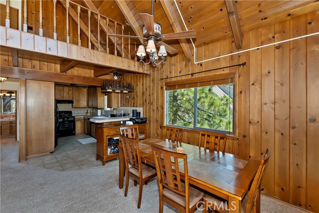Detail Gallery Image 13 of 53 For 28193 Grenoble Ln, Lake Arrowhead,  CA 92352 - 3 Beds | 2 Baths