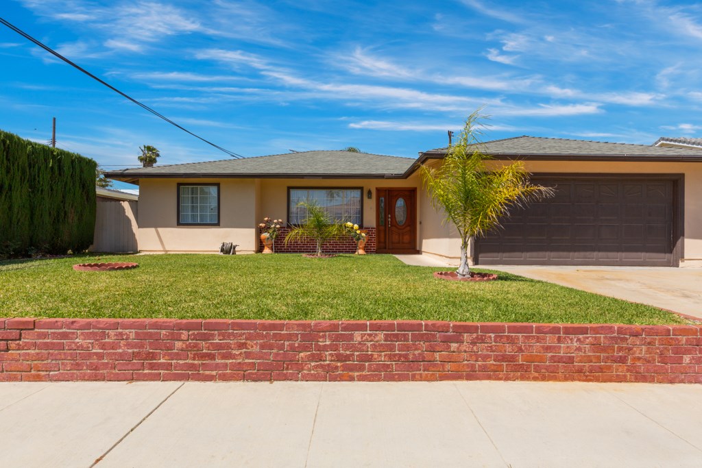 11871 Comstock Rd, Garden Grove, CA 92840