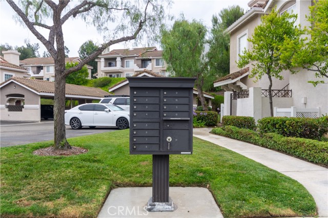 1033 S Dewcrest Drive, Anaheim CA: https://media.crmls.org/medias/ef8cff2c-9198-4ede-a510-00d8eeca415d.jpg