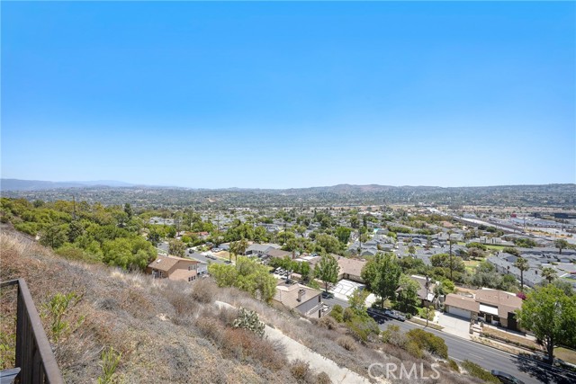 19662 Larkridge Drive, Yorba Linda CA: https://media.crmls.org/medias/ef8ddcb8-7e40-413e-82e1-2c4e60a9249f.jpg