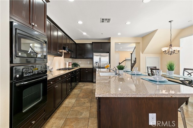 Detail Gallery Image 16 of 46 For 213 Polk St, Placentia,  CA 92870 - 5 Beds | 4 Baths