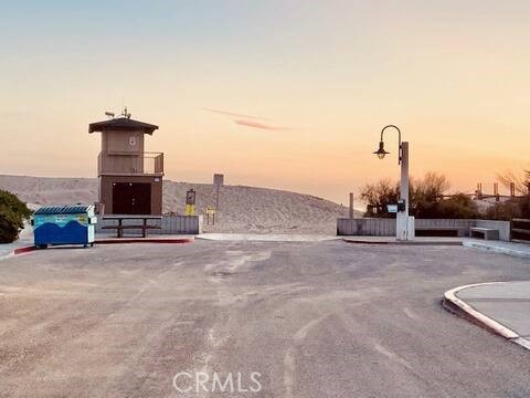 160 Ash Avenue, Carpinteria CA: https://media.crmls.org/medias/ef9052e4-ea7b-4872-96d3-654776af3865.jpg