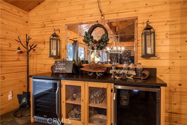 Detail Gallery Image 16 of 30 For 740 Cove Dr, Big Bear Lake,  CA 92315 - 3 Beds | 1/1 Baths