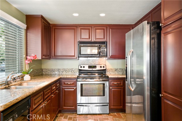 Detail Gallery Image 4 of 13 For 6543 E Camino, Anaheim,  CA 92807 - 2 Beds | 2 Baths