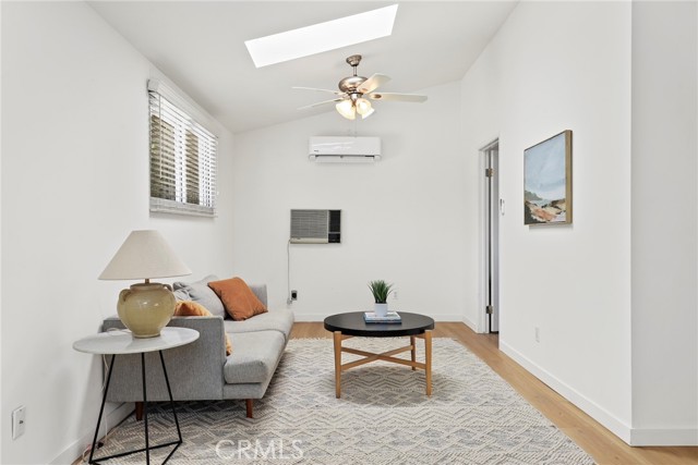 1870 N Arroyo Boulevard, Pasadena CA: https://media.crmls.org/medias/ef912c12-c908-458f-8a9d-90e3a460b814.jpg