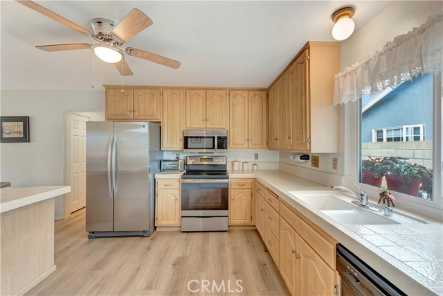 Detail Gallery Image 9 of 36 For 10685 Lynn Cir, Cypress,  CA 90630 - 3 Beds | 2 Baths