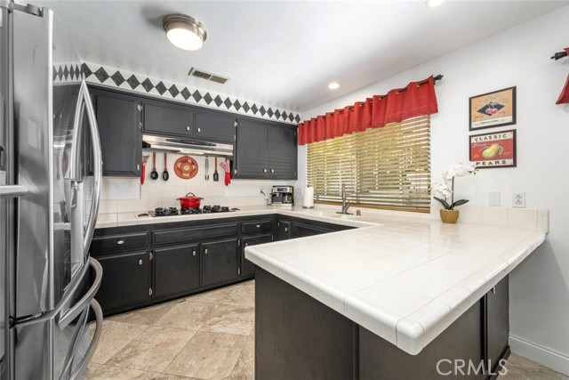 6786 Molokai Drive, Cypress CA: https://media.crmls.org/medias/ef922126-eab7-49e5-abaf-063d8366a8f1.jpg