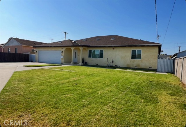 1019 W Arbutus Street, Compton CA: https://media.crmls.org/medias/ef92efe1-983d-48b7-9fff-dfe5751301e9.jpg