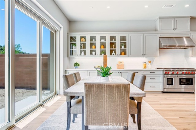 100 Bozeman, Irvine CA: https://media.crmls.org/medias/ef92f18b-b8ca-4f83-b059-1920092eae9c.jpg