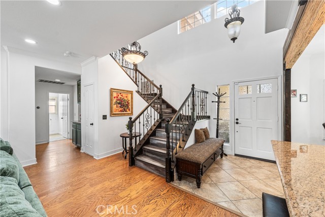 Detail Gallery Image 6 of 44 For 28314 Easton Ln, Saugus,  CA 91350 - 6 Beds | 3 Baths