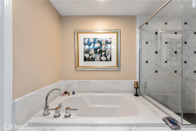 Main En-Suite Bathroom