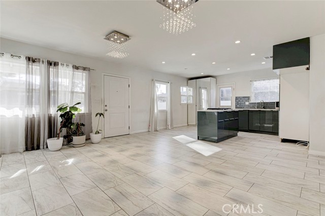 Detail Gallery Image 7 of 44 For 10535 Nassau, Sunland,  CA 91040 - 2 Beds | 2 Baths