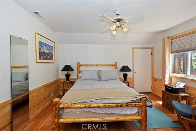 Detail Gallery Image 7 of 30 For 681 Chipmunk Ln, Big Bear Lake,  CA 92315 - 5 Beds | 3 Baths