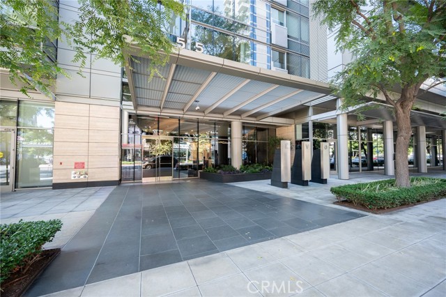 1155 South Grand Avenue, Los Angeles CA: https://media.crmls.org/medias/ef95abb9-84c9-4540-a12f-21a1b3720690.jpg
