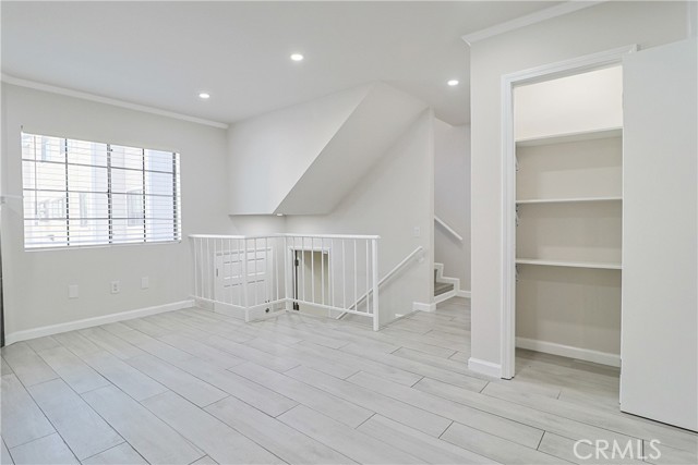 8338 Woodley Pl, North Hills CA: https://media.crmls.org/medias/ef96fa2d-535e-4cce-b0b7-02907a9f4336.jpg