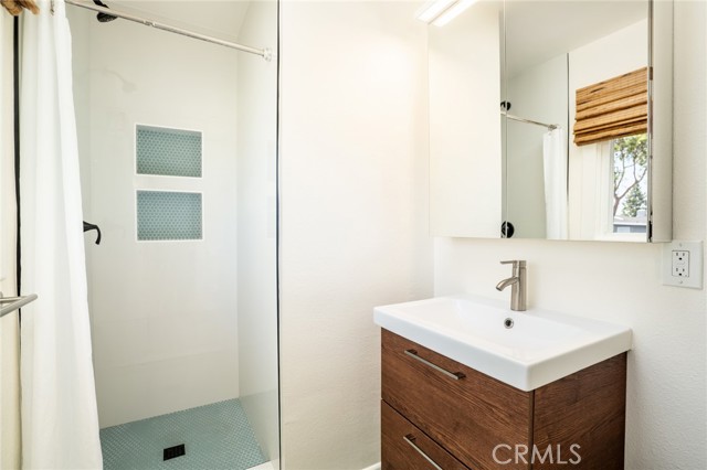 5272 Caliente Drive, Huntington Beach CA: https://media.crmls.org/medias/ef971859-0b73-482f-b82c-fe2ffb90278e.jpg
