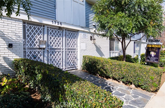 Detail Gallery Image 11 of 25 For 1725 Loma Ave #18,  Long Beach,  CA 90804 - 2 Beds | 1 Baths